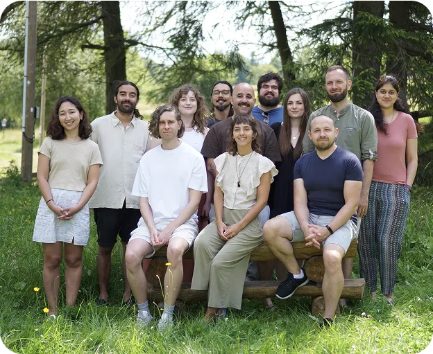 Team_photo_Mobile